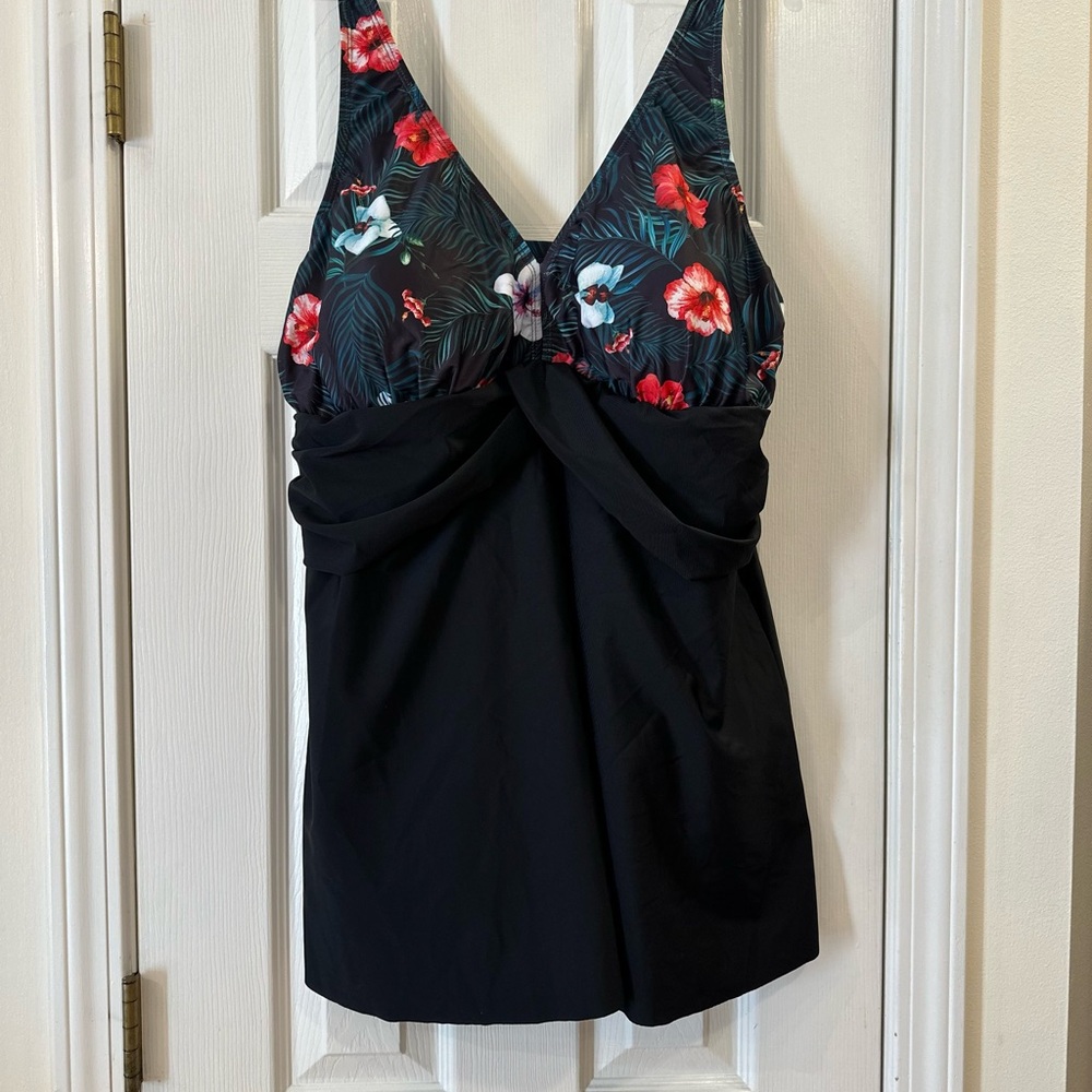 Pretty black & floral Swim dress Swimsuit sz 20W~Nwt’s